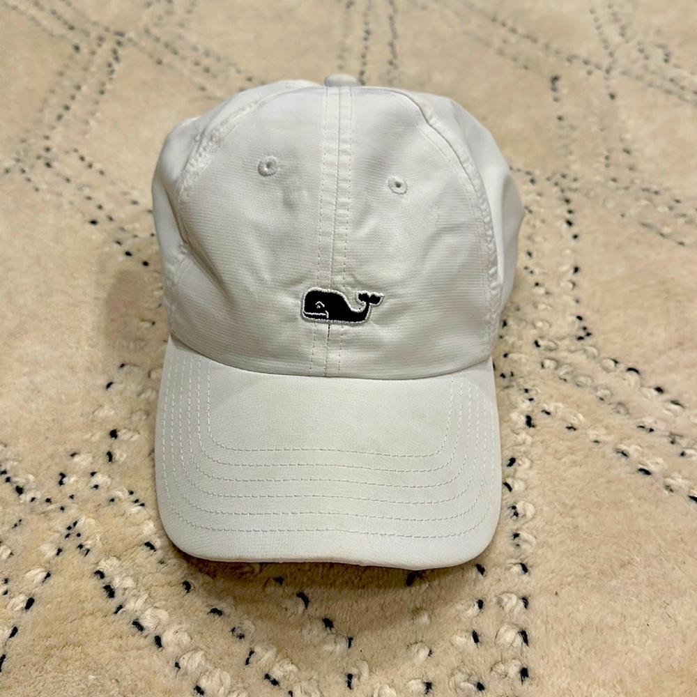 Vineyard Vines plain white hat